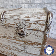 Cargar imagen en el visor de la galería, Baúl vintage restaurado artesanalmente – Exclusive Muebles