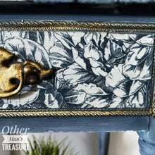 Cargar imagen en el visor de la galería, Papel Decoupage Re Design With Prima - BLUE WALLPAPER
