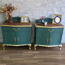 Cargar imagen en el visor de la galería, mesitas de noche restauradas verde y madera
