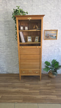 Cargar imagen en el visor de la galería, Archivador antiguo de persiana en roble macizo restaurado