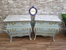 Cargar imagen en el visor de la galería, Pareja de Mesitas de Noche con Mármol - Estilo Clásico Retsaurado