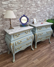 Cargar imagen en el visor de la galería, Pareja de Mesitas de Noche con Mármol - Estilo Clásico Retsaurado