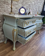 Cargar imagen en el visor de la galería, Pareja de Mesitas de Noche con Mármol - Estilo Clásico Retsaurado