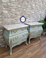 Cargar imagen en el visor de la galería, Pareja de Mesitas de Noche con Mármol - Estilo Clásico Retsaurado