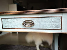 Cargar imagen en el visor de la galería, Mesa regencia de caoba restaurada en madera natural de caoba y verde detalle craquelado en cajones