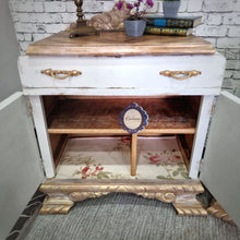 Cargar imagen en el visor de la galería, Mesitas de Noche Estilo Arc Deco Restauradas