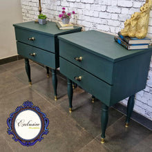 Cargar imagen en el visor de la galería, Mesitas de noche Restauradas Verde