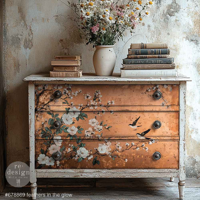 Cómo integrar papeles de decoupage en tus muebles restaurados.