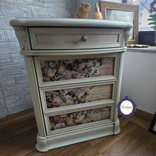 Cargar imagen en el visor de la galería, Mesitas de Noche Restauradas en Blanco con Decoupage Floral Vintage

