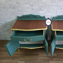 Cargar imagen en el visor de la galería, mesita de noche restaurada en verde madera y dorado
