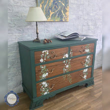 Cargar imagen en el visor de la galería, Cómoda renovada con transferencia
