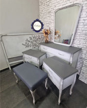 Cargar imagen en el visor de la galería, Conjunto de Dormitorio Blanco Envejecido y Gris
