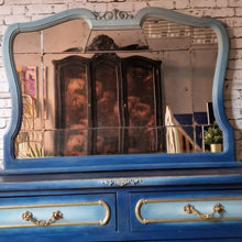 Cargar imagen en el visor de la galería, Comoda Restaurada Azul Degradado
